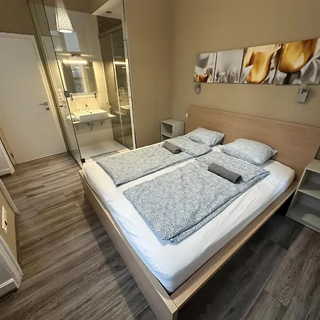 Downtown Life At Vaci Street Apartment Budapest